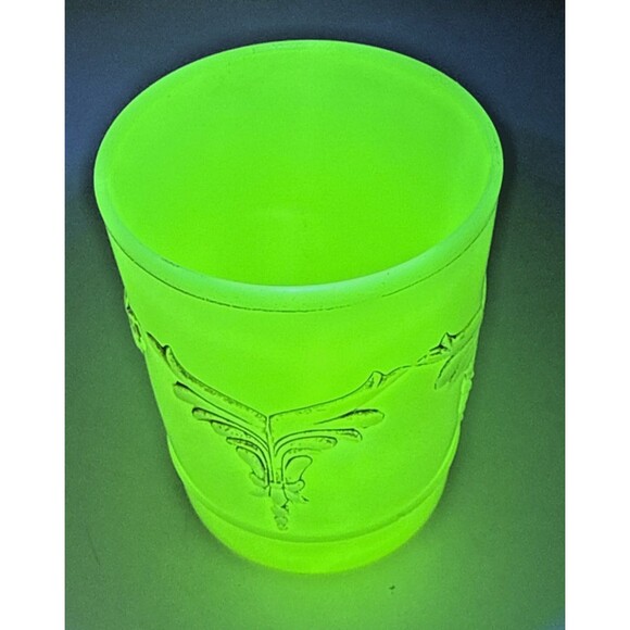 Vintage Glowing EAPG Heisey Tumbler Gold Winged Scrolls Custard Glass UG 8 Oz. - Picture 1 of 11